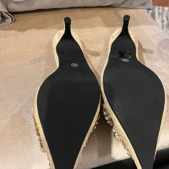 Shoes - Picture 4 of 5